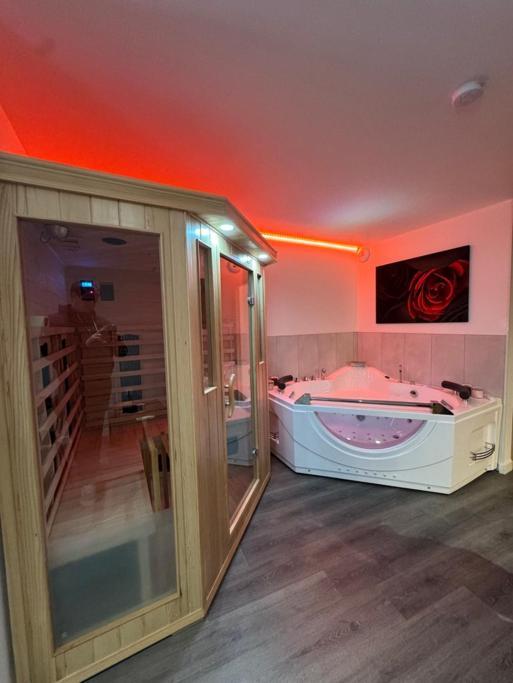 Nuit Defendue - Jacuzzi - Sauna - By Primo C0Nciergerie Tournus Exterior foto