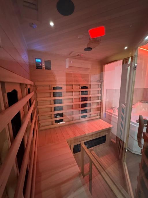 Nuit Defendue - Jacuzzi - Sauna - By Primo C0Nciergerie Tournus Exterior foto